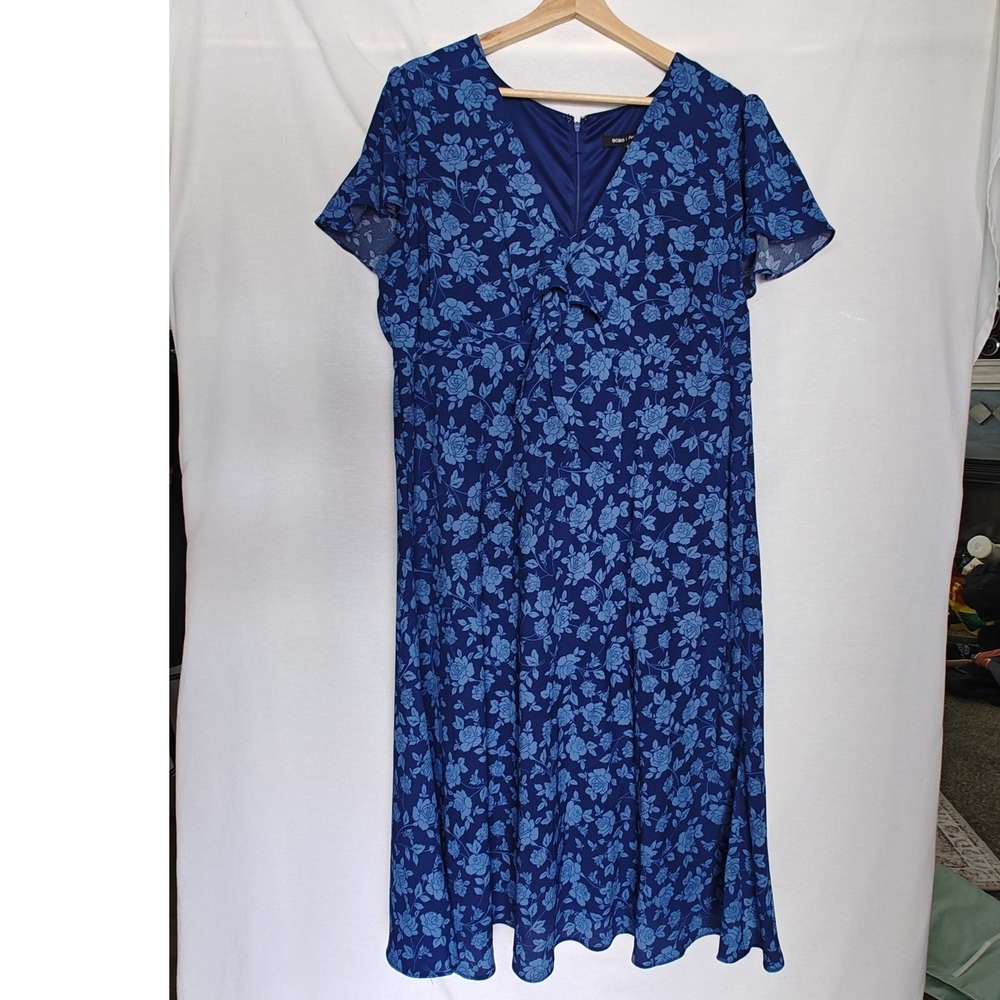 BCBG Paris Floral Midi Dress 14 Blue Rose‎ Flutter Sleeve Tie Front BD3SP06W